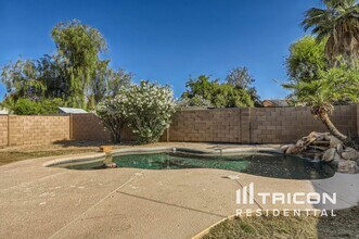 15950 W Cottonwood St in Surprise, AZ - Building Photo - Building Photo