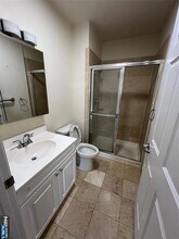 333 Willow St, Unit 410 in Teaneck, NJ - Building Photo - Building Photo