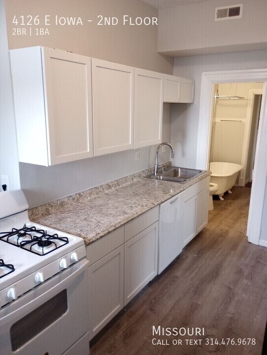4126 E Iowa Ave in St. Louis, MO - Building Photo