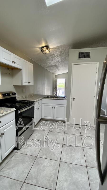 417 E Thoroughbred St in Tucson, AZ - Building Photo - Building Photo
