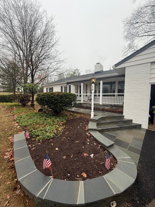 18 Oriole Rd in Wyomissing, PA - Building Photo