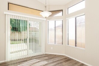 10905 W Poinsettia Dr in Avondale, AZ - Building Photo - Building Photo