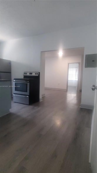 1322 SW 7th St, Unit 4 in Miami, FL - Foto de edificio - Building Photo