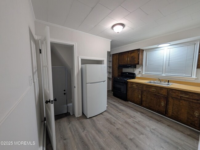 21 Campview Ave in Keansburg, NJ - Building Photo - Building Photo