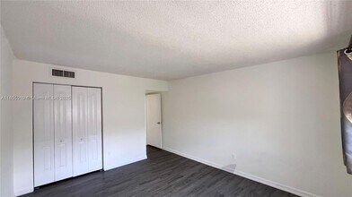 4670 NW 79th Ave in Doral, FL - Building Photo - Building Photo