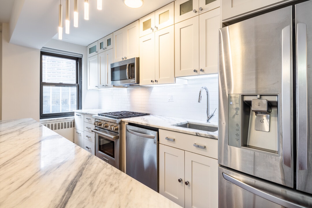 135 E 54th St, Unit 12C in New York, NY - Building Photo