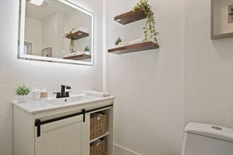 2809 Pembroke Terrace in Oklahoma City, OK - Building Photo - Building Photo