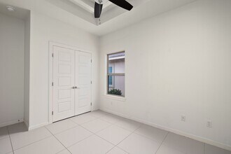 812 E Myrtle Beach Ave, Unit 2 in McAllen, TX - Foto de edificio - Building Photo