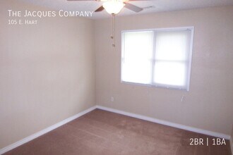 105 E Hart St in Clever, MO - Building Photo - Building Photo