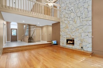 38W199 Heatherfield Dr in Elgin, IL - Building Photo - Building Photo