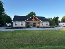 222 State Rd S-42-941 in Campobello, SC - Building Photo