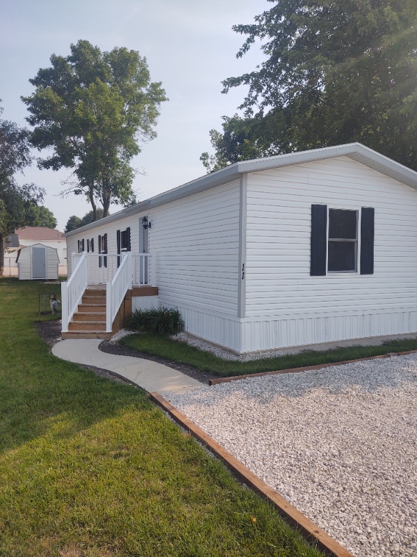 property at 911 West Ave