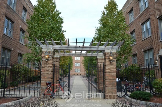 626 W Barry Ave-Unit -Apt 1N in Chicago, IL - Building Photo - Building Photo