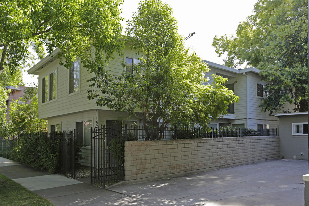 1521 25th St in Sacramento, CA - Building Photo