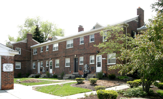 Brownstones Of Royal Oak Condominium in Royal Oak, MI - Building Photo - Building Photo