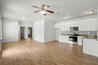 2020 E Myrtle St in Fort Worth, TX - Building Photo - Building Photo