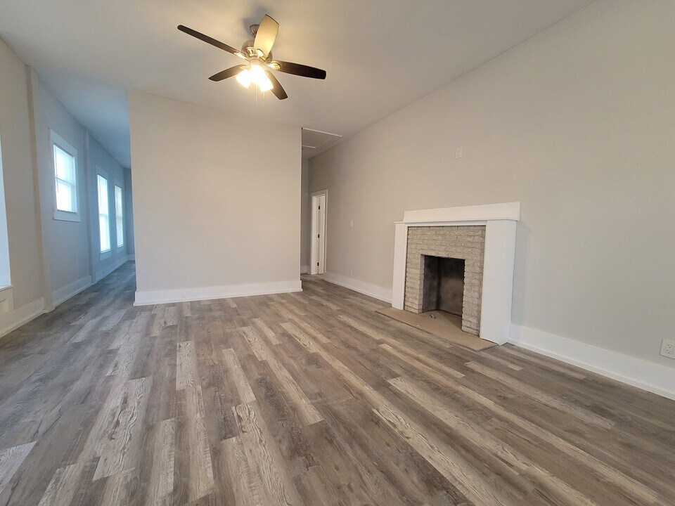 1705 Austin Ave, Unit A in Brownwood, TX - Building Photo