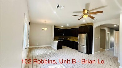 102 Robbins St in Cleburne, TX - Building Photo - Building Photo