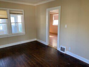 15419 Woodbrook Ave in Maple Heights, OH - Building Photo - Building Photo