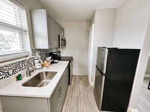 50 Davie Blvd, Unit SI FL2-ID1504030P in Fort Lauderdale, FL - Building Photo - Building Photo