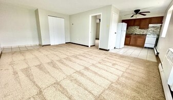 CAMBRIDGE APTS -- 043 in Coraopolis, PA - Building Photo