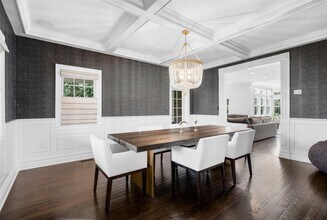 16 Hilltop Dr in Port Chester, NY - Building Photo - Building Photo