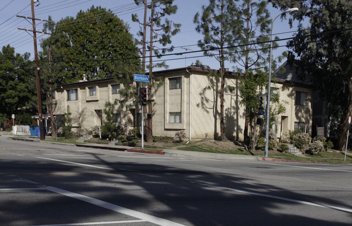 14259 Burbank Blvd in Van Nuys, CA - Building Photo