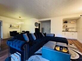 7560 Hollywood Blvd, Unit #101 in Los Angeles, CA - Building Photo