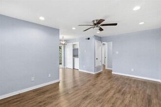 6002 Tracy Lynn Ln in Austin, TX - Foto de edificio - Building Photo