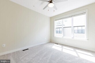 16608 Crabbs Branch Way in Derwood, MD - Building Photo - Building Photo