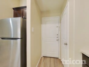 2428 Dolostone Dr in Aubrey, TX - Foto de edificio - Building Photo