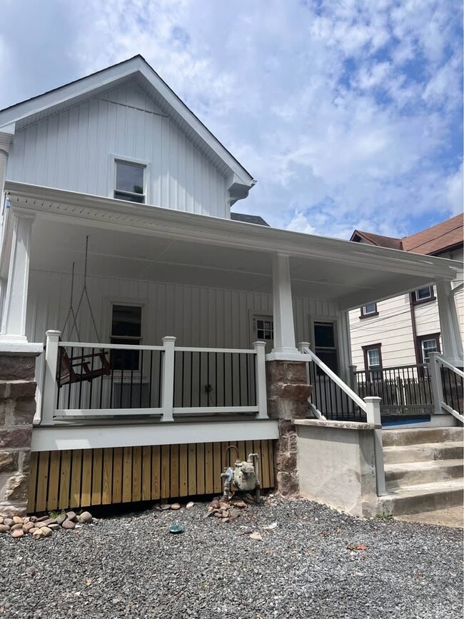 206 S Chestnut St, Unit 1st Floor