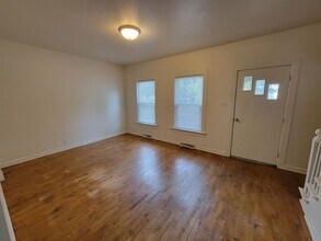 105 Seymour St in Kaukauna, WI - Building Photo - Building Photo