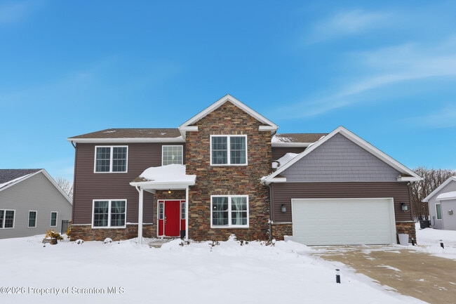 124 Falcon Ln in Archbald, PA - Building Photo - Building Photo