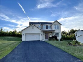 4481 Southwood Heights Dr in Jamesville, NY - Building Photo