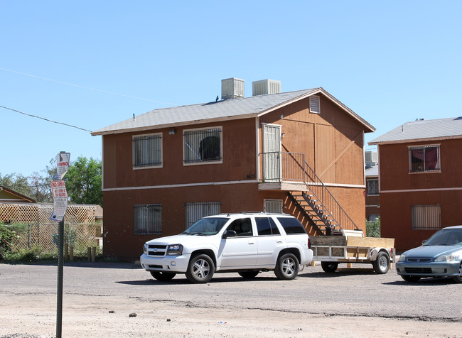 6623 S 10th St in Phoenix, AZ - Building Photo - Building Photo