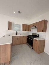 69 Brookdale Ave, Unit 3L in Newark, NJ - Building Photo - Building Photo