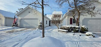 6667 Hidden Lake Trail in Brecksville, OH - Building Photo