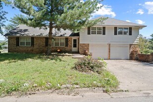 2805 Summit Rd in Columbia, MO - Building Photo