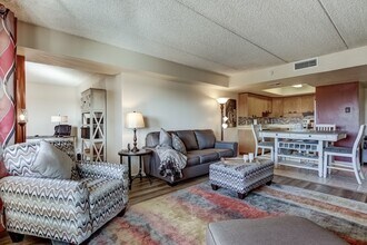 7940 E Camelback Rd in Scottsdale, AZ - Building Photo - Building Photo