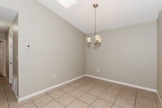 428 Lakeside Cir in Sunrise, FL - Foto de edificio - Building Photo