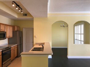 12025 Villanova Dr, Unit 10 in Orlando, FL - Building Photo - Building Photo