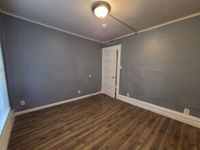 1560 4th Ave SE-Unit -2 in Cedar Rapids, IA - Building Photo - Building Photo