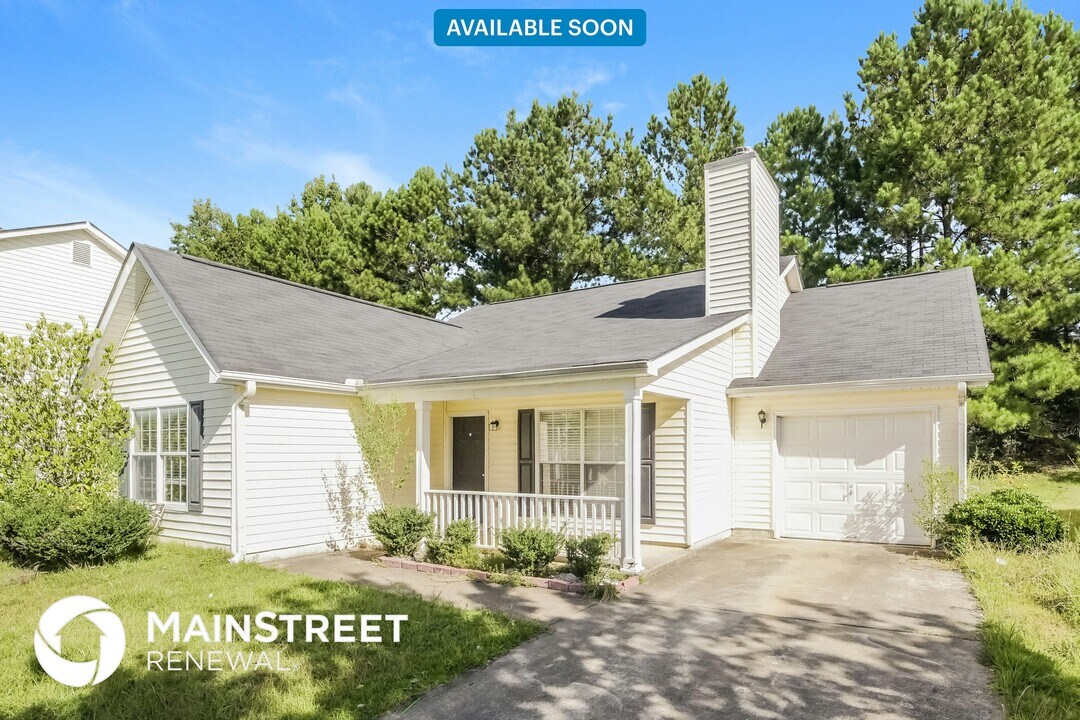 7021 Biscayne in Rex, GA - Building Photo