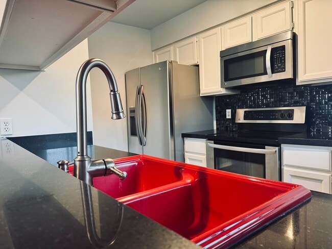 property at 4400 Hemingway Dr