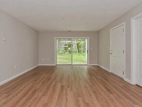 330 Sunderland Rd, Unit 91 in Worcester, MA - Foto de edificio - Building Photo