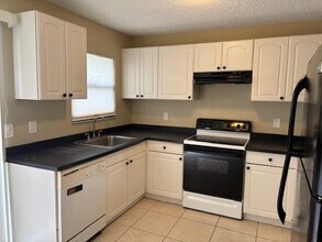 644 SW Jeanne St in Port St. Lucie, FL - Building Photo - Building Photo