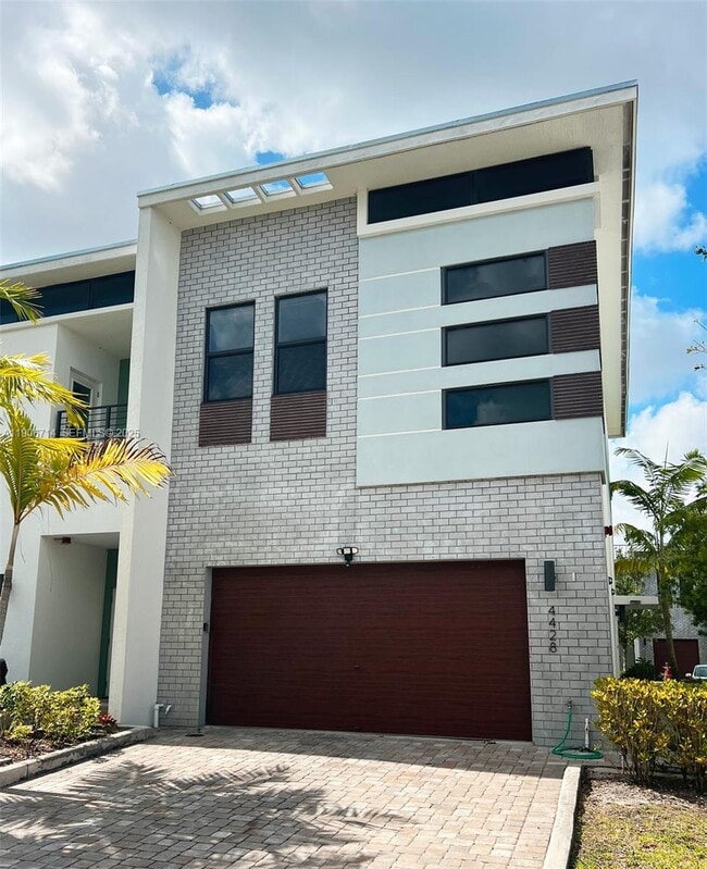 4428 NW 9th St. in Plantation, FL - Building Photo - Building Photo