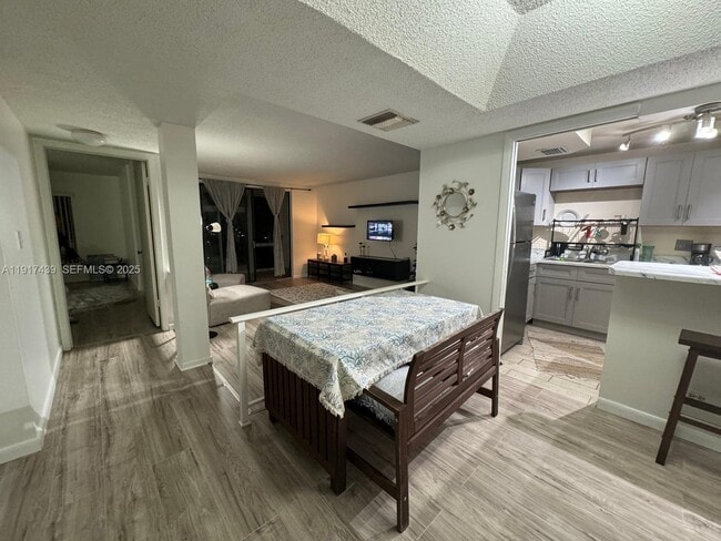 property at 3730 Inverrary Dr