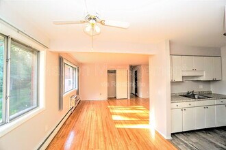 146 Woodhill Dr in Rochester, NY - Building Photo - Building Photo